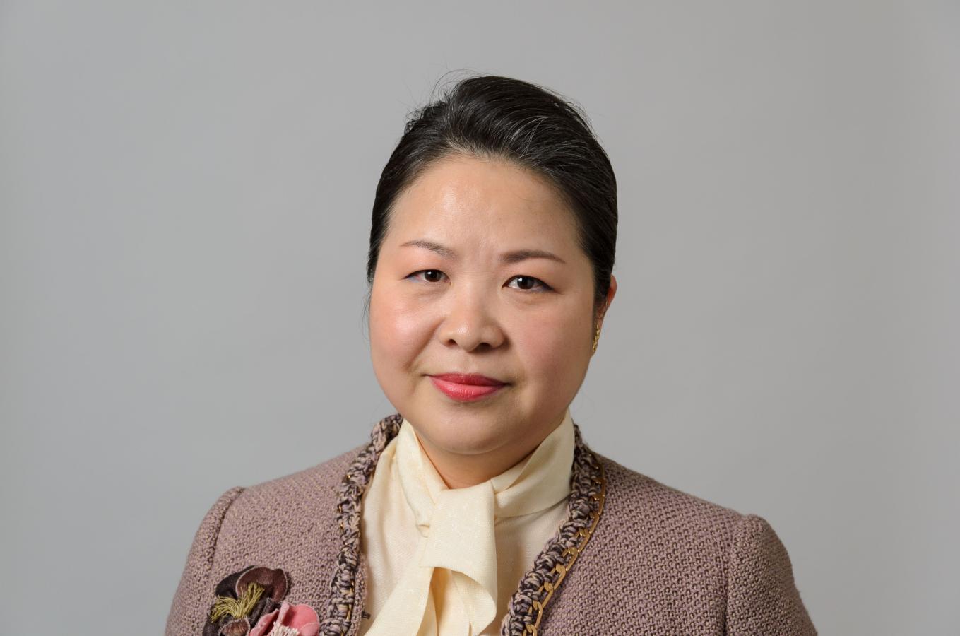 Chest up photo of Dr. Ji-Young Lee